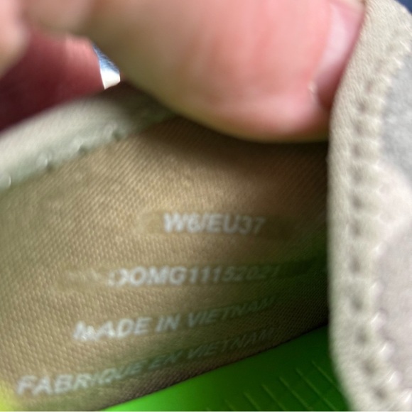 EUC OOFOS Women’s OOMG EEZEE LOW LTD Camo lightweight Slip-On Shoes Sz 6 - Picture 9 of 10